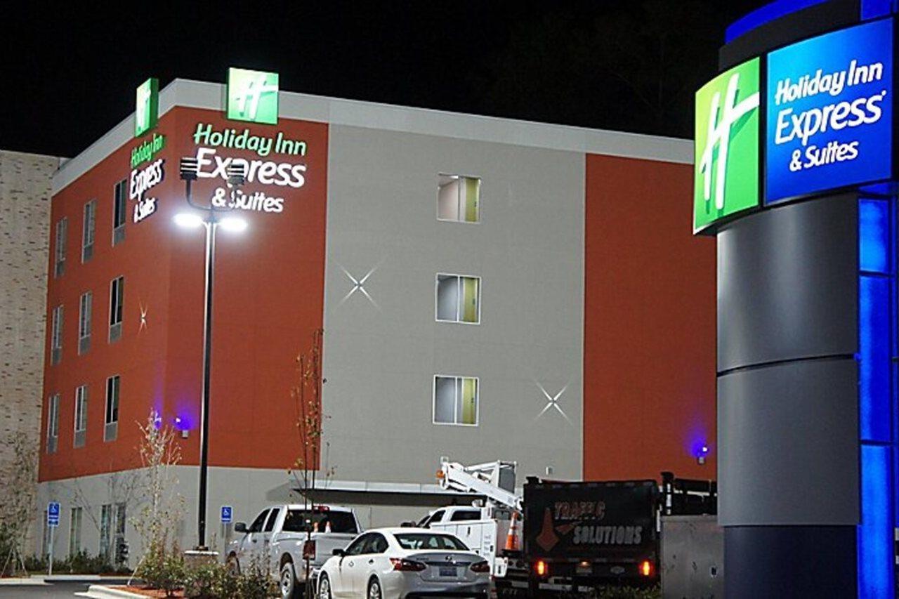 Holiday Inn Express & Suites Pineville-Alexandria Area Eksteriør billede