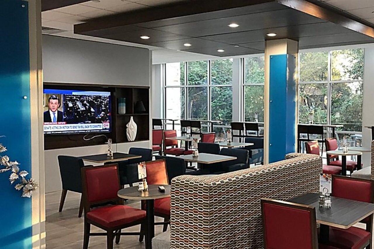 Holiday Inn Express & Suites Pineville-Alexandria Area Eksteriør billede
