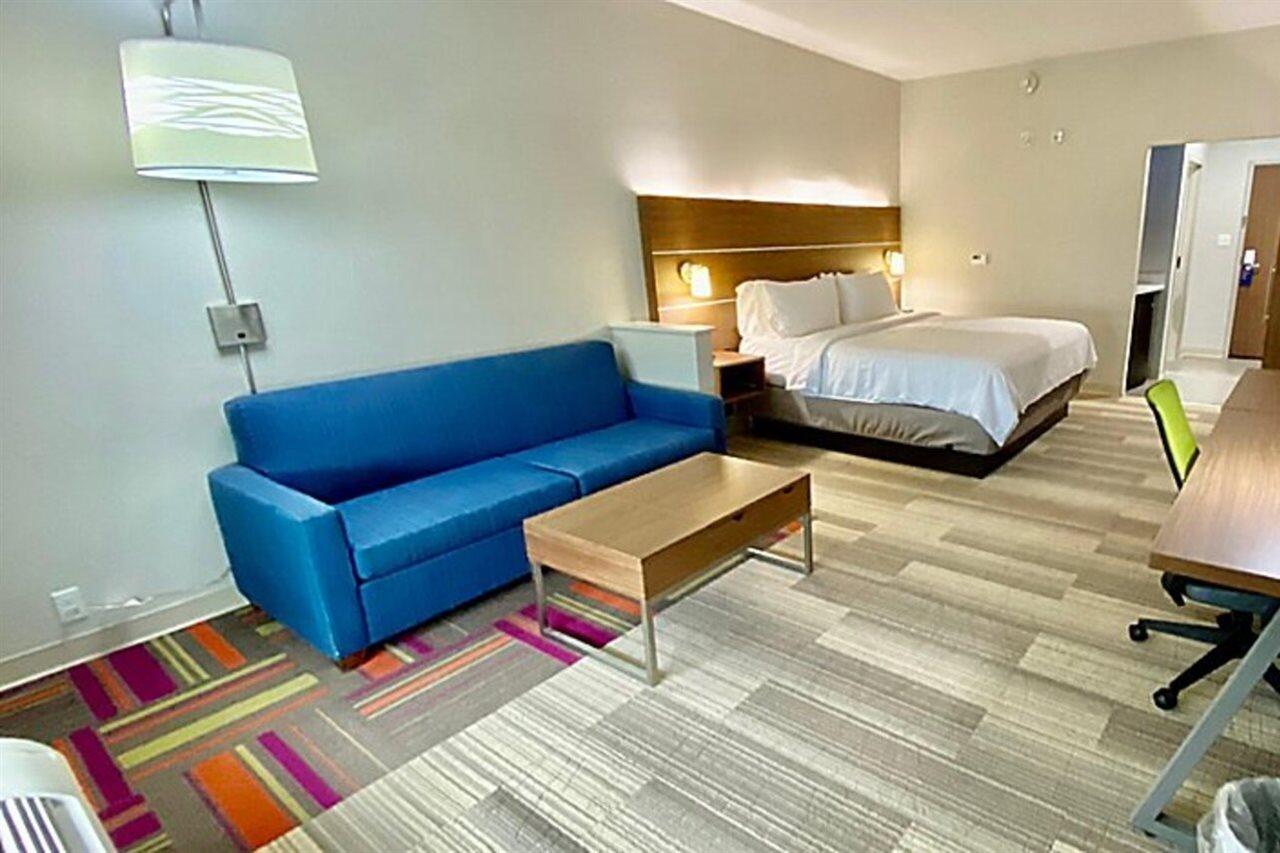 Holiday Inn Express & Suites Pineville-Alexandria Area Eksteriør billede