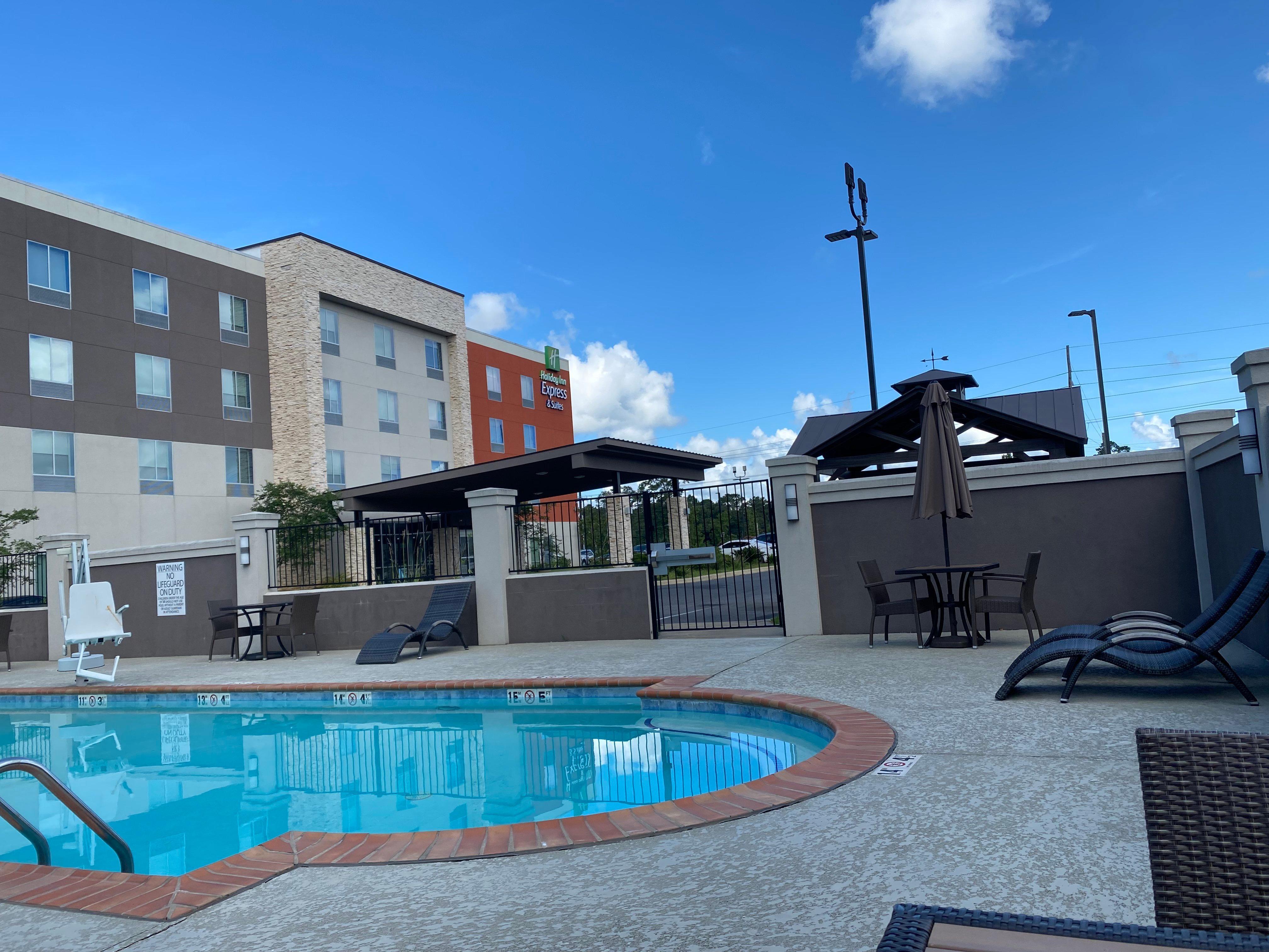 Holiday Inn Express & Suites Pineville-Alexandria Area Eksteriør billede