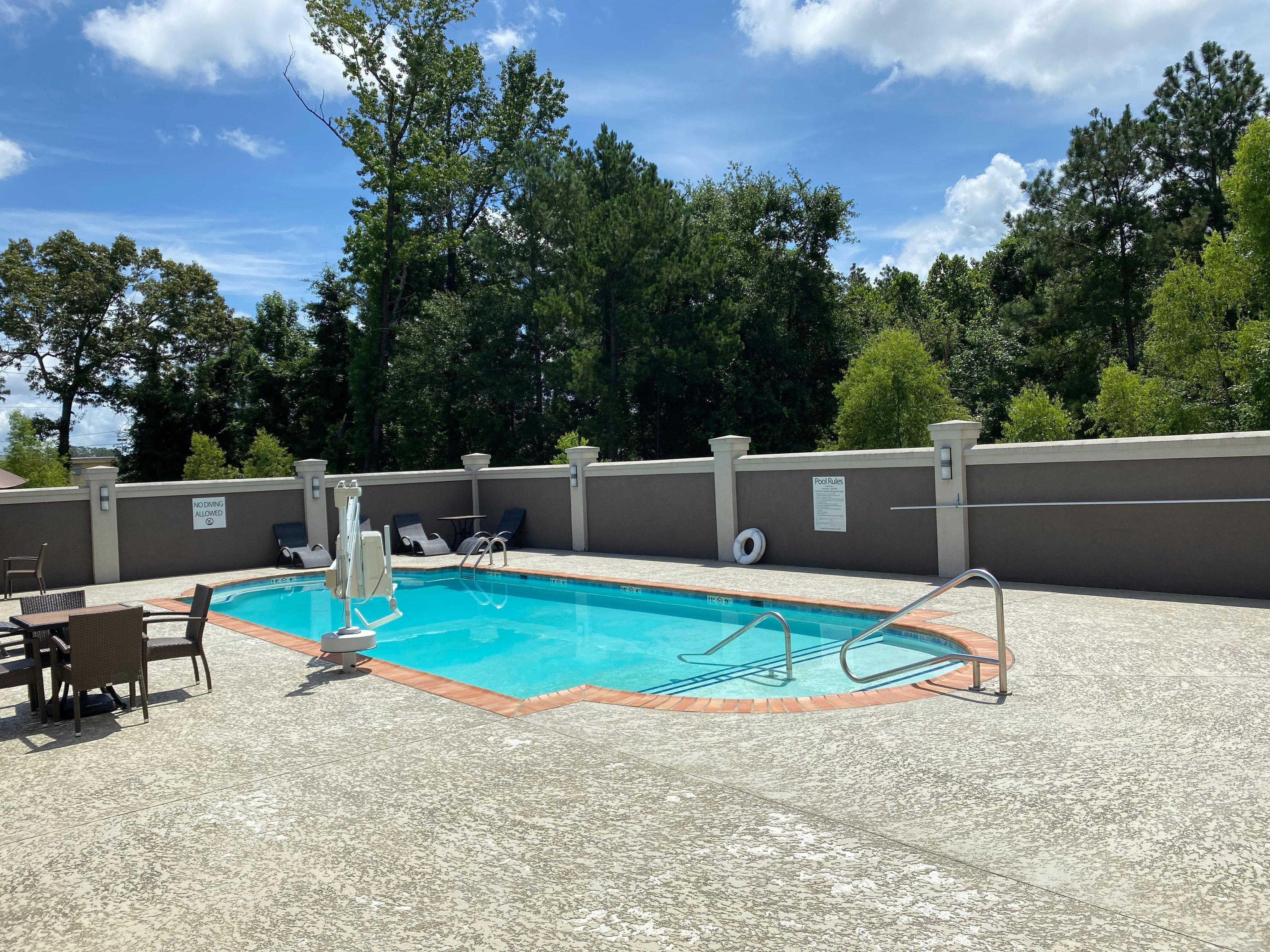 Holiday Inn Express & Suites Pineville-Alexandria Area Eksteriør billede