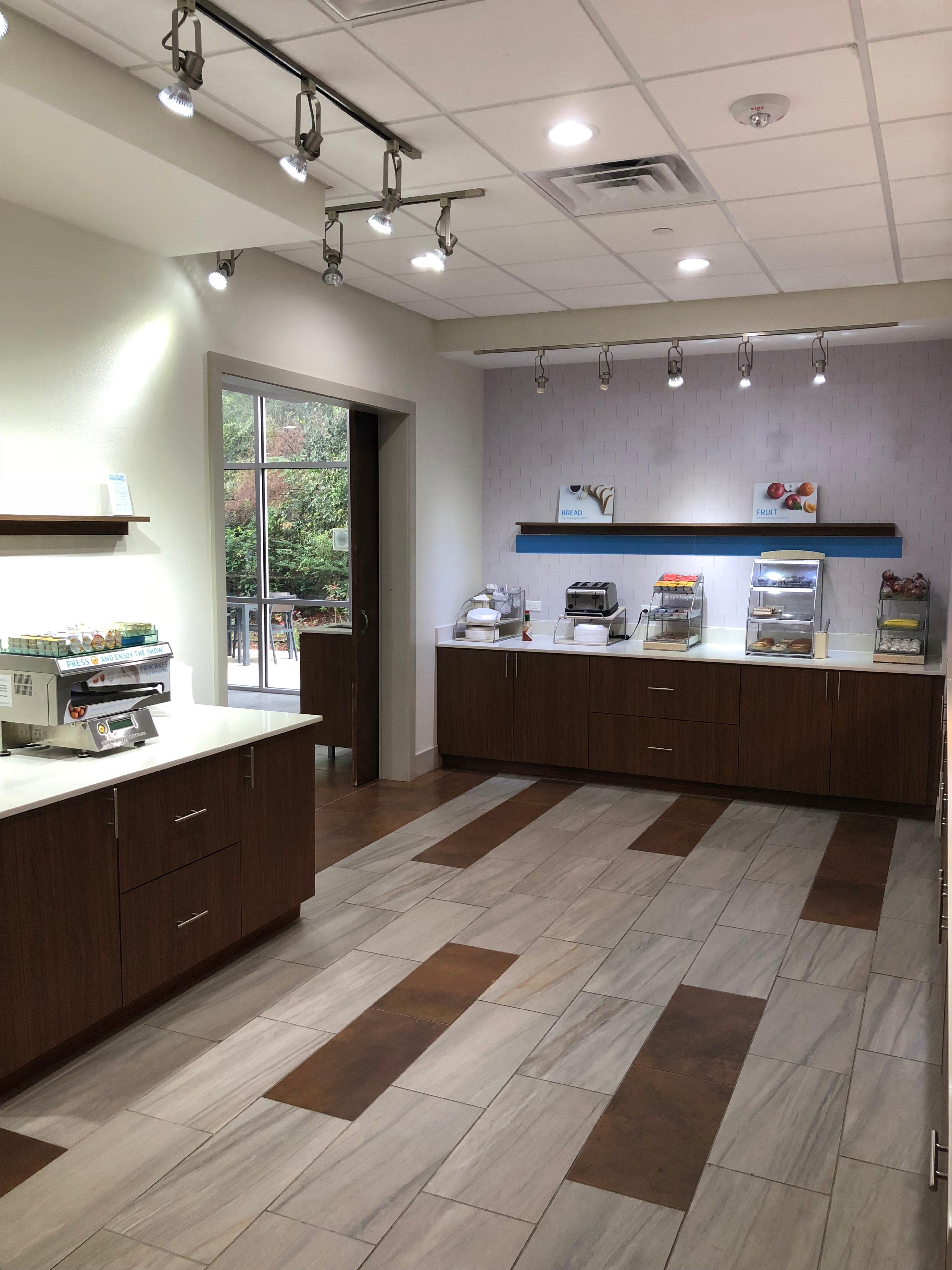 Holiday Inn Express & Suites Pineville-Alexandria Area Eksteriør billede