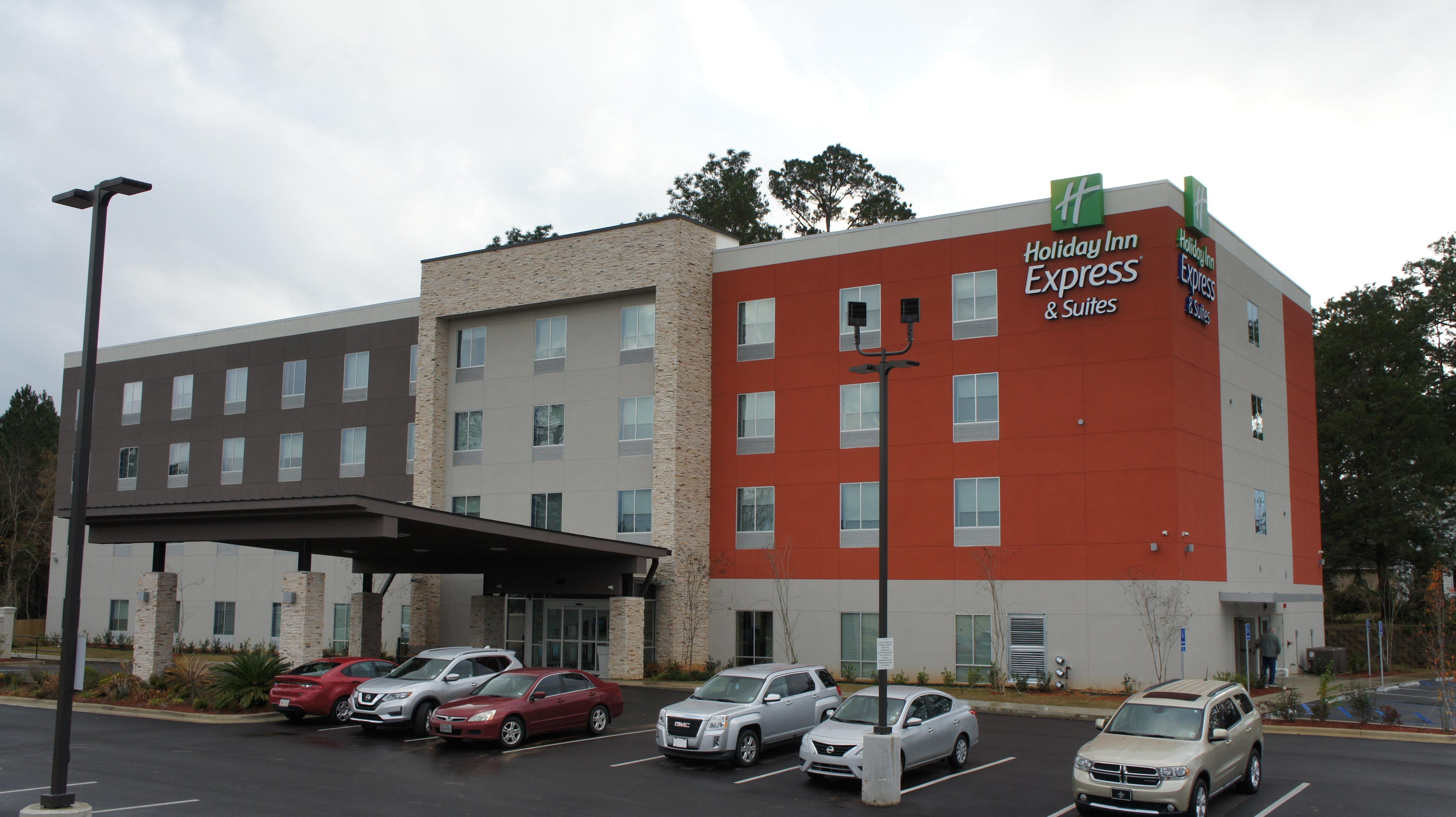 Holiday Inn Express & Suites Pineville-Alexandria Area Eksteriør billede