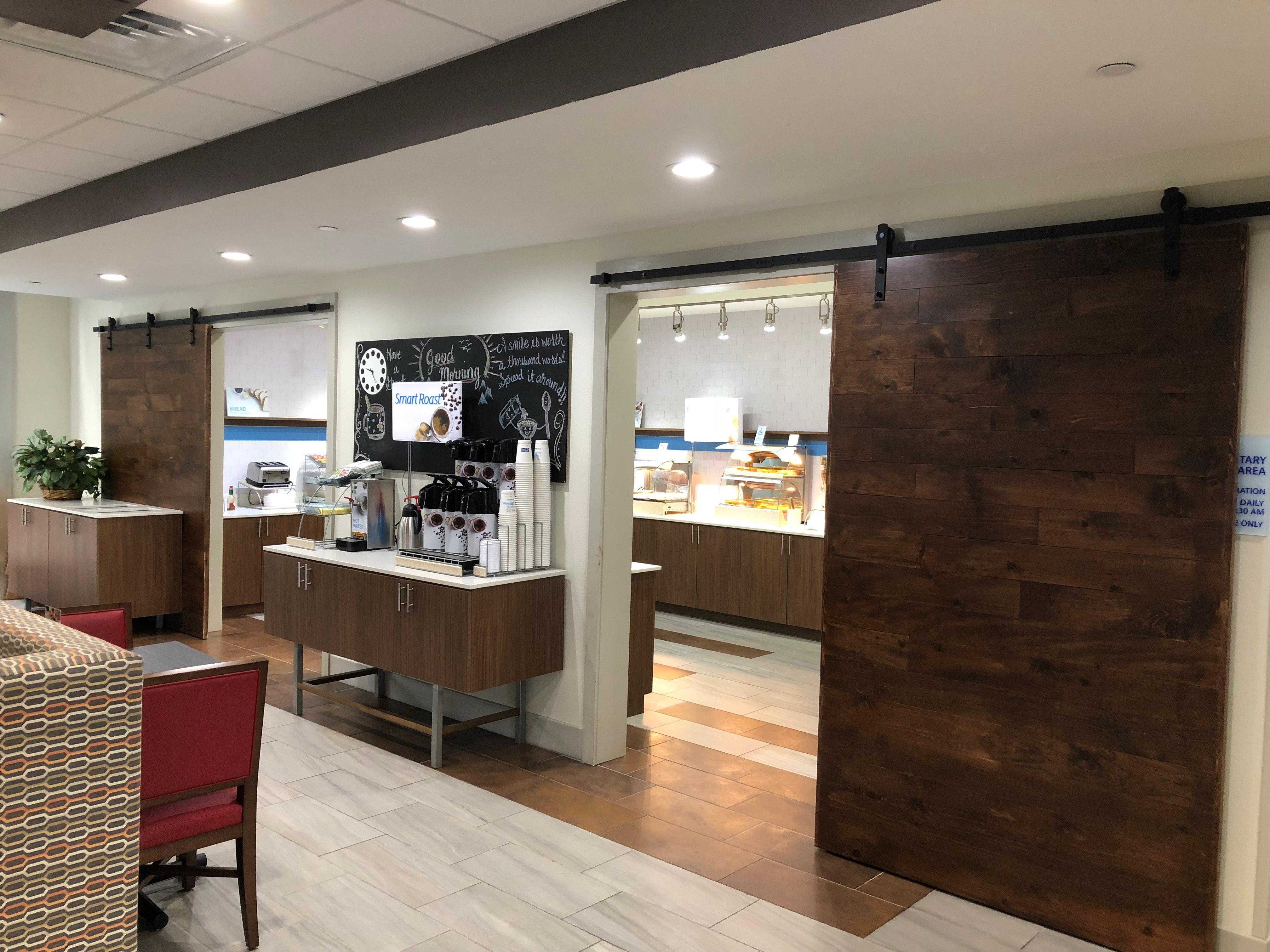 Holiday Inn Express & Suites Pineville-Alexandria Area Eksteriør billede