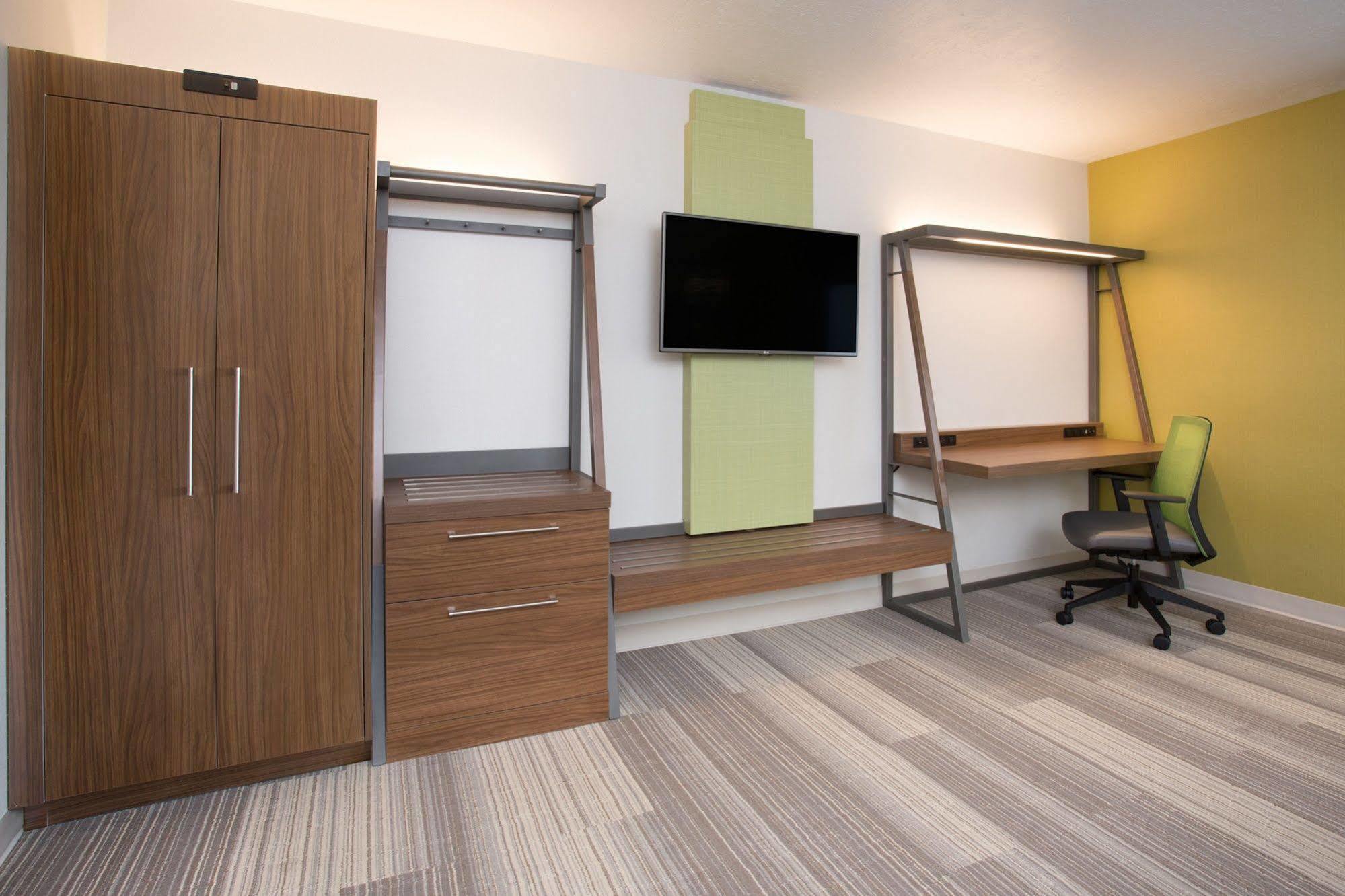 Holiday Inn Express & Suites Pineville-Alexandria Area Eksteriør billede