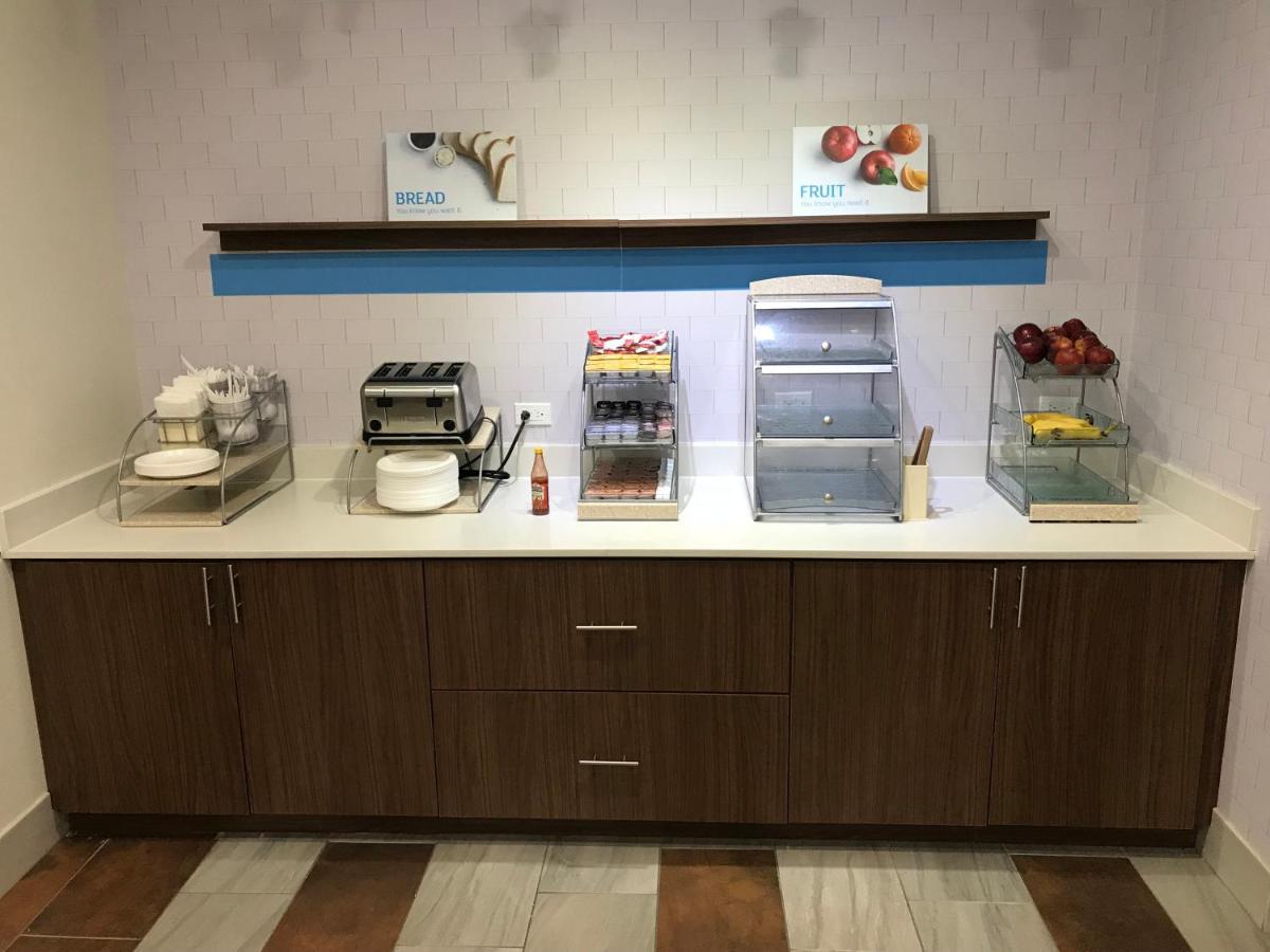 Holiday Inn Express & Suites Pineville-Alexandria Area Eksteriør billede