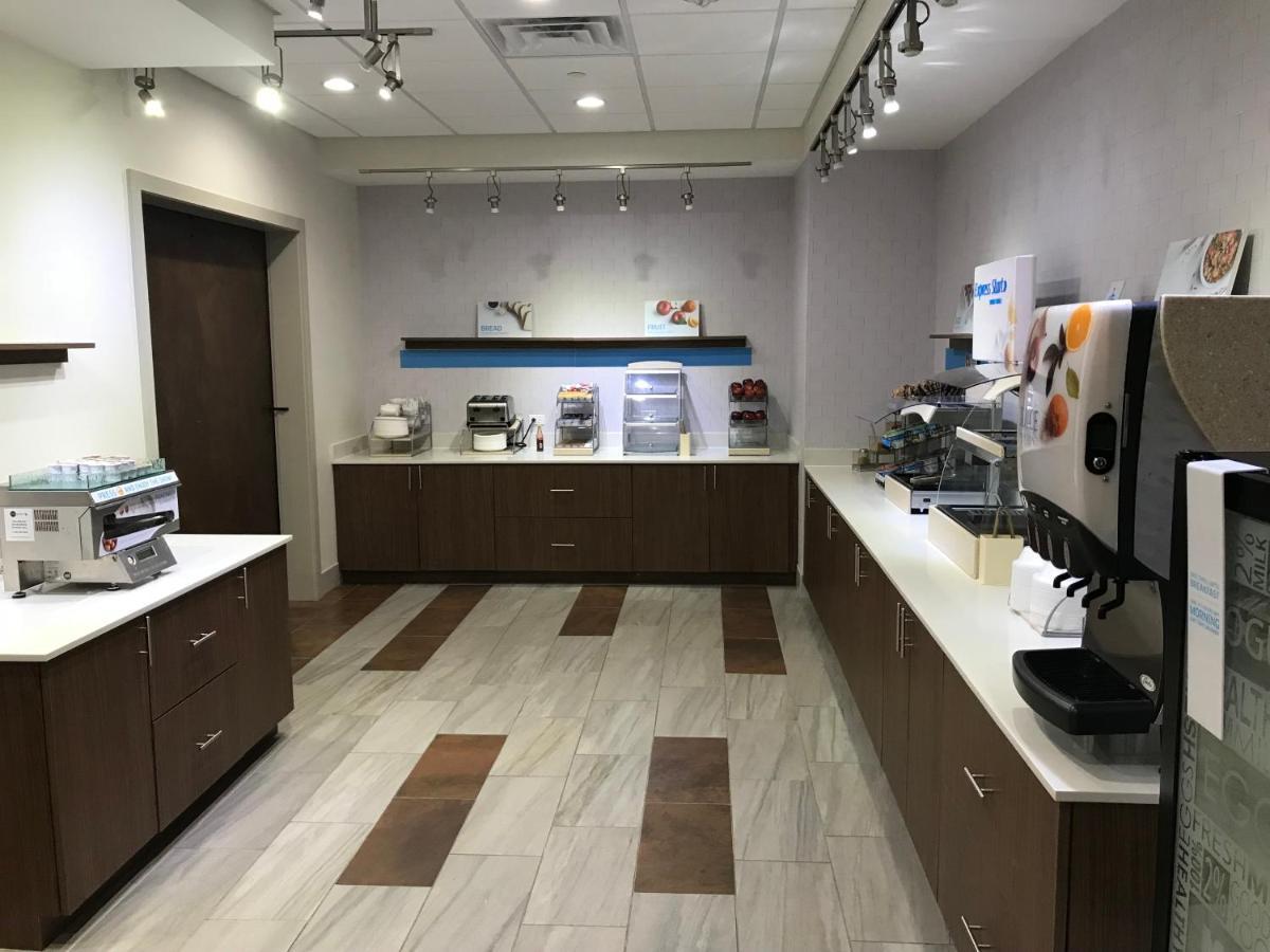 Holiday Inn Express & Suites Pineville-Alexandria Area Eksteriør billede